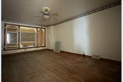 12737 Honore Street, Blue Island, IL 60406 - Photo 2