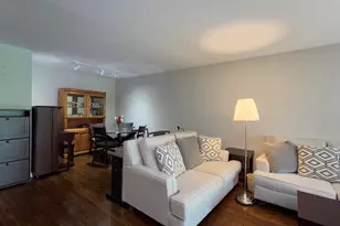 945 E Kenilworth Ave E, Palatine, IL 60074 - Photo 8