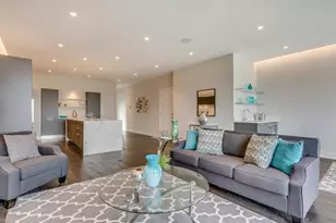 880 N Milwaukee Ave, Chicago, IL 60642 - Photo 4