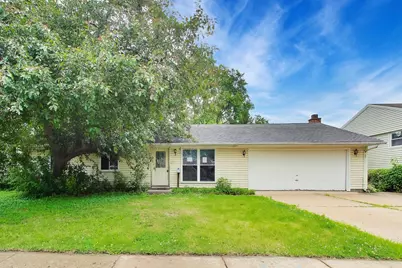 619 Parkside Circle, Streamwood, IL 60107 - Photo 1
