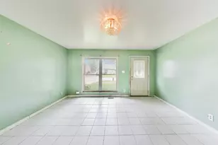 619 Parkside Cir, Streamwood, IL 60107 - Photo 6