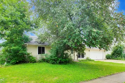 619 Parkside Circle, Streamwood, IL 60107 - Photo 2