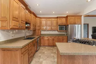 3010 Thornwood Ln, Bloomington, IL 61704 - Photo 8