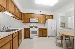 7841 W 157th St, Orland Park, IL 60462 - Photo 8