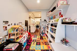 2245 W Melrose St, Chicago, IL 60618 - Photo 14