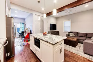 2245 W Melrose St, Chicago, IL 60618 - Photo 10