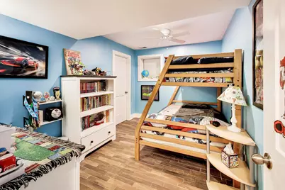2245 W Melrose Street, Chicago, IL 60618 - Photo 22