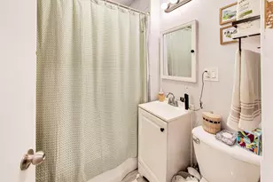 2245 W Melrose St, Chicago, IL 60618 - Photo 42