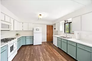 4944 Douglas Rd, Downers Grove, IL 60515 - Photo 6