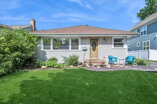 912 N Kaspar Ave, Arlington Heights, IL 60004 - Photo 2