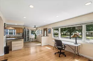 912 N Kaspar Ave, Arlington Heights, IL 60004 - Photo 6