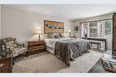 207 Rivershire Lane #207, Lincolnshire, IL 60069 - Photo 12