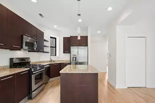 809 W Bradley Pl, Chicago, IL 60613 - Photo 10