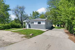 1607 S Joliet St, Joliet, IL 60436 - Photo 2
