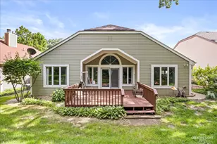 17 White Oak Ln, Elgin, IL 60123 - Photo 32