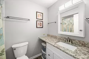 17 White Oak Ln, Elgin, IL 60123 - Photo 16
