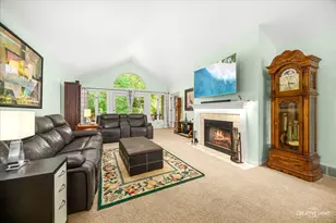 17 White Oak Ln, Elgin, IL 60123 - Photo 12