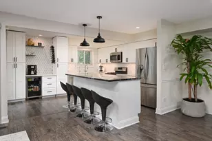 1518 Harbour Ct, Schaumburg, IL 60193 - Photo 2