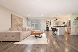 1518 Harbour Ct, Schaumburg, IL 60193 - Photo 8