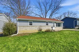 349 Woodland Dr, Grayslake, IL 60030 - Photo 24