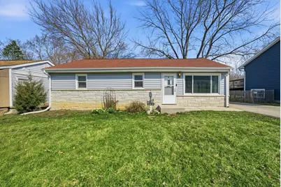 349 Woodland Drive, Grayslake, IL 60030 - Photo 2