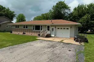 206 S Park St, Alpha, IL 61413 - Photo 2