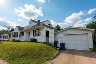 609 Dubois St, Lawrenceville, IL 62439 - Photo 2
