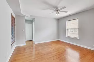 917 W Sunnyside Ave, Chicago, IL 60640 - Photo 8