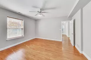 917 W Sunnyside Ave, Chicago, IL 60640 - Photo 10