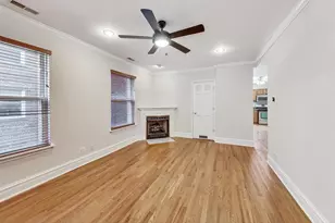917 W Sunnyside Ave, Chicago, IL 60640 - Photo 2