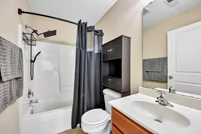 661 Stonegate Drive, Sycamore, IL 60178 - Photo 12