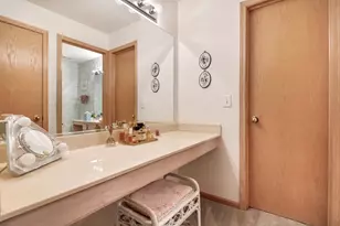 75 Larch Ct, Schaumburg, IL 60193 - Photo 14