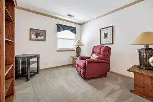 75 Larch Ct, Schaumburg, IL 60193 - Photo 18