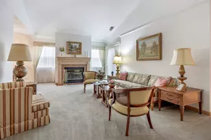 75 Larch Ct, Schaumburg, IL 60193 - Photo 4