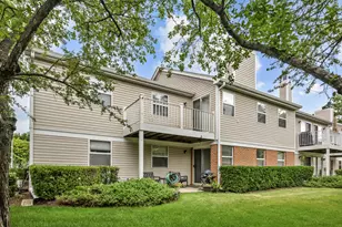 75 Larch Ct, Schaumburg, IL 60193 - Photo 22