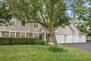 75 Larch Ct, Schaumburg, IL 60193 - Photo 2