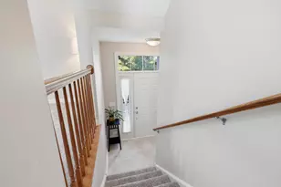 1103 Bartholdi Ct, Carol Stream, IL 60188 - Photo 4