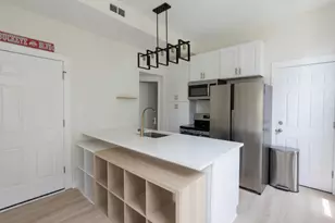 1322 W Ohio St, Chicago, IL 60642 - Photo 4