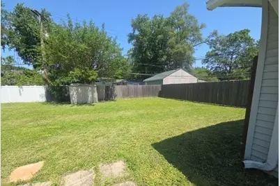 12 Circle Drive E, Montgomery, IL 60538 - Photo 10
