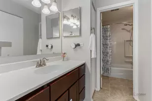 823 E Coach Rd, Palatine, IL 60074 - Photo 18