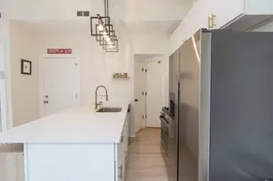 1322 W Ohio St, Chicago, IL 60642 - Photo 2