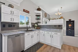 2067 Stephen St, Aurora, IL 60502 - Photo 8