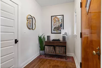 2241 W Foster Avenue, Chicago, IL 60625 - Photo 4