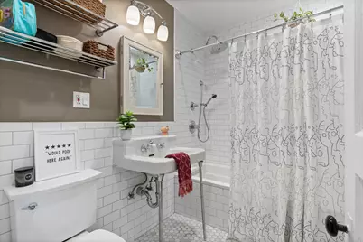 2241 W Foster Avenue, Chicago, IL 60625 - Photo 16
