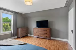 2241 W Foster Ave, Chicago, IL 60625 - Photo 18
