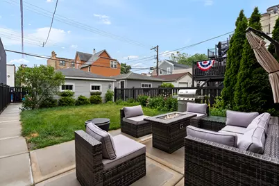 2241 W Foster Avenue, Chicago, IL 60625 - Photo 26