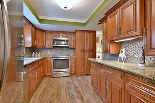 9176 S Rd, Palos Hills, IL 60465 - Photo 10