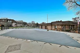 9176 S Rd, Palos Hills, IL 60465 - Photo 26
