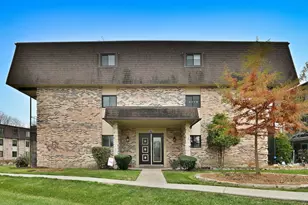 9176 S Rd, Palos Hills, IL 60465 - Photo 1