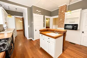 642 W Stephenson St, Freeport, IL 61032 - Photo 10